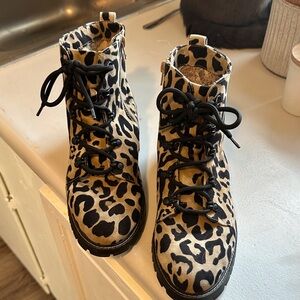 Stylish Leopard Lace-Up Boots for Women